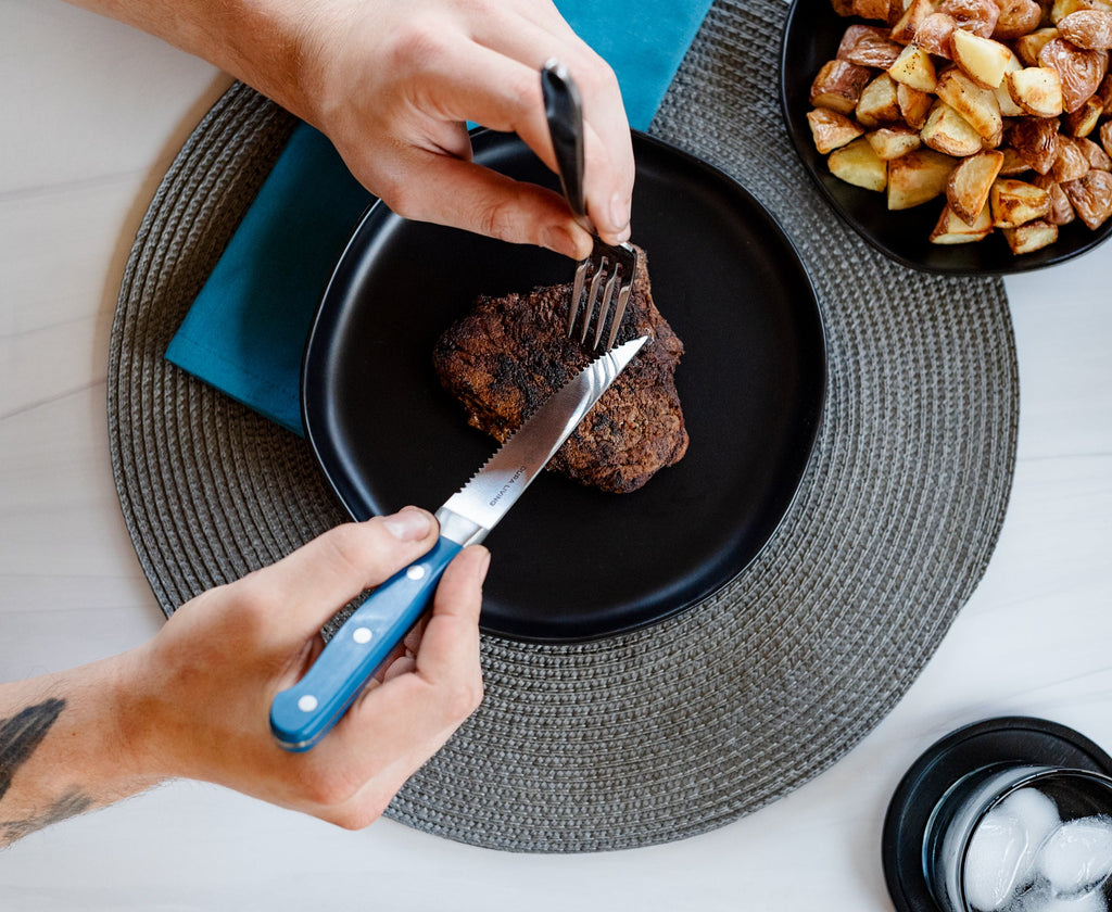 Superior Set of 8 Steak Knives - Royal Blue